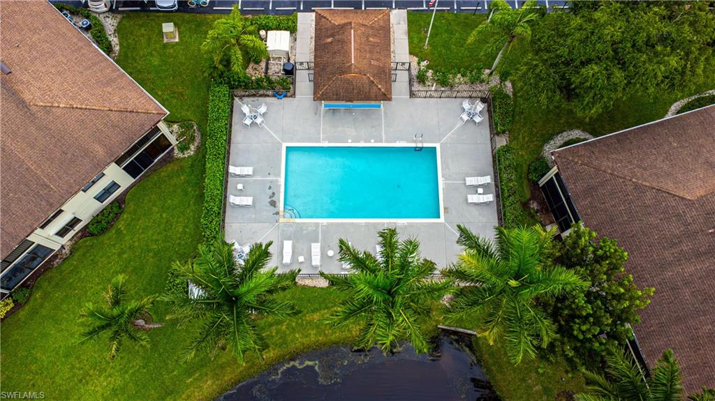 Birds eye view of property