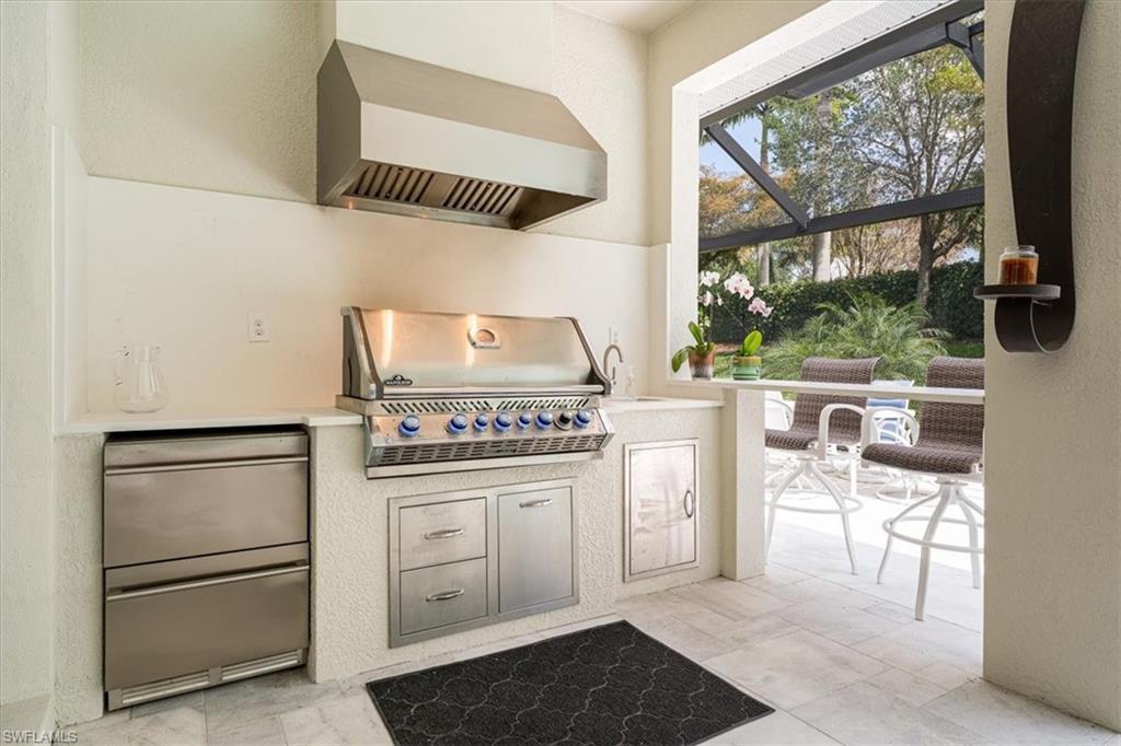 Built-in Outdoor Kitchen