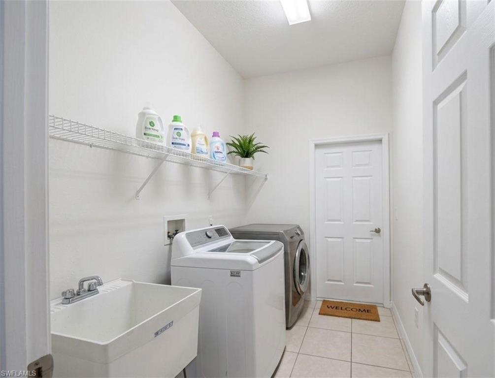 3935 10th AVE NE photo 9