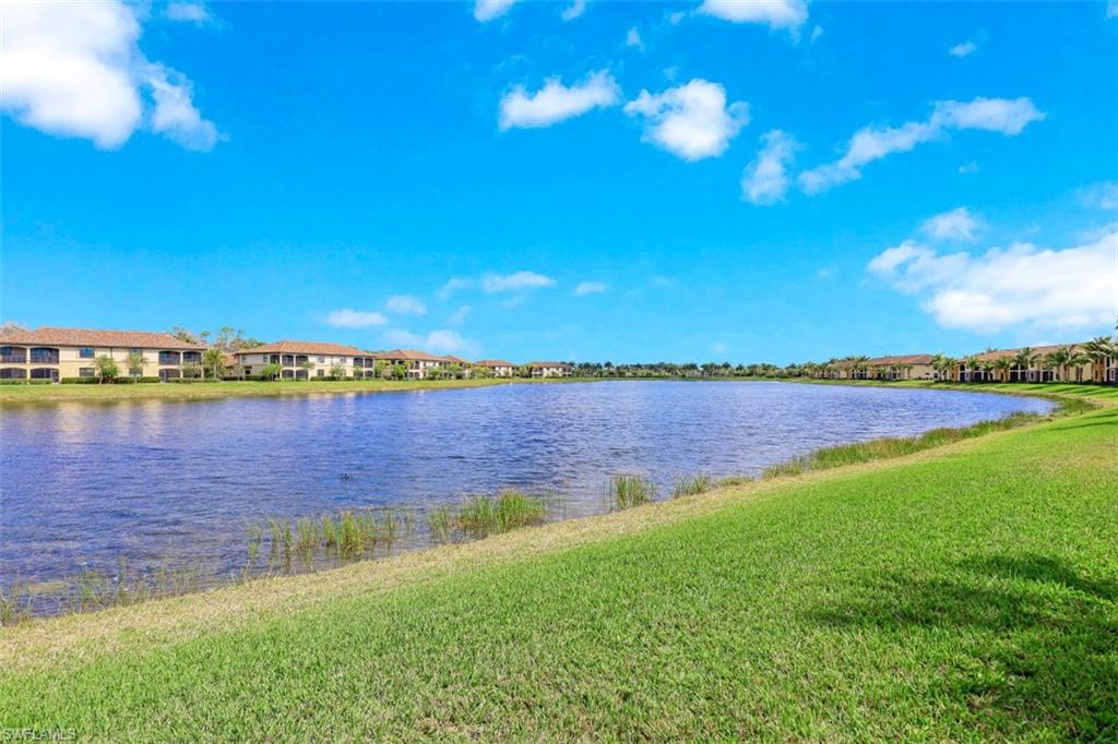 9533 Avellino WAY 2916 photo 22