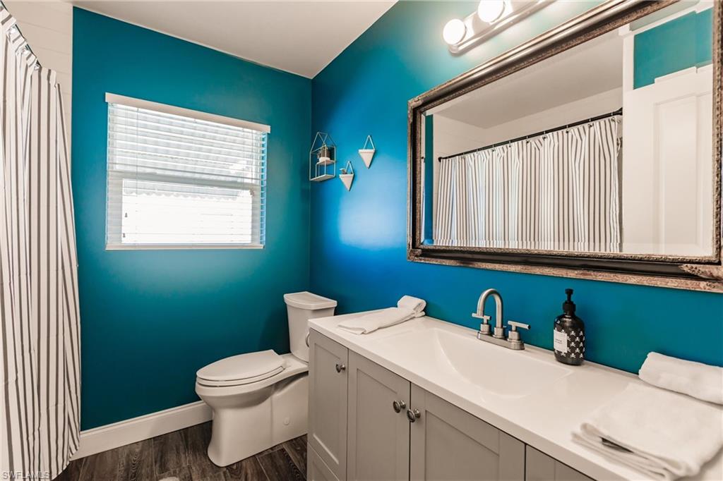 1437 Vendome CT photo 23