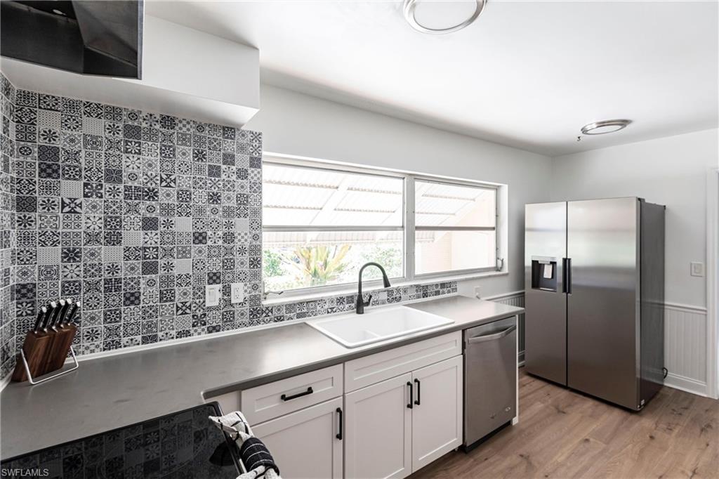 1437 Vendome CT photo 13