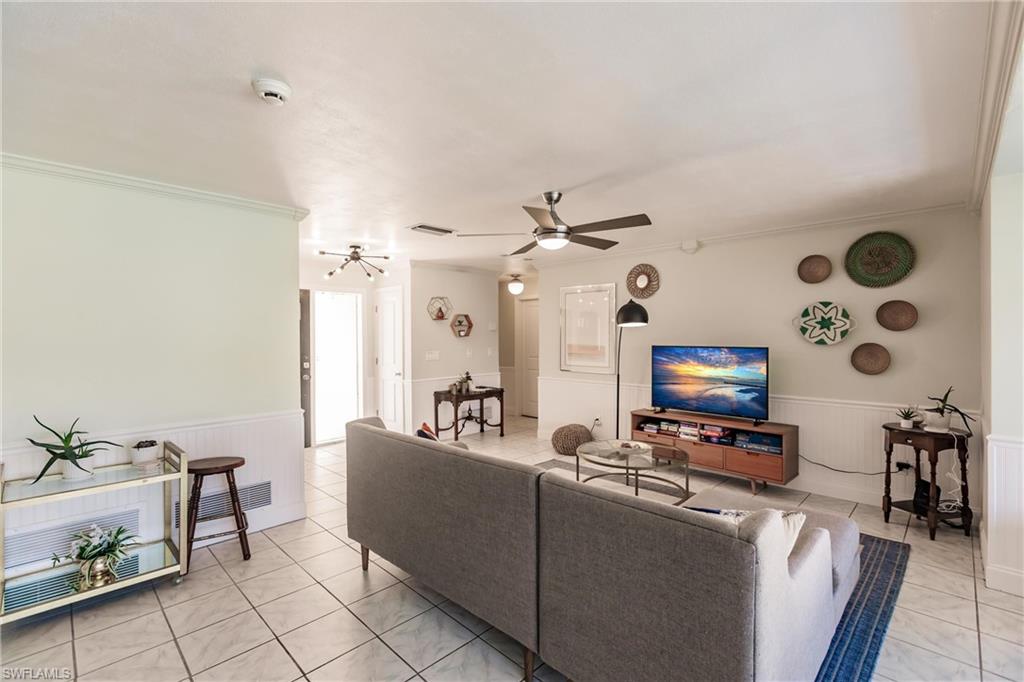 1437 Vendome CT photo 10