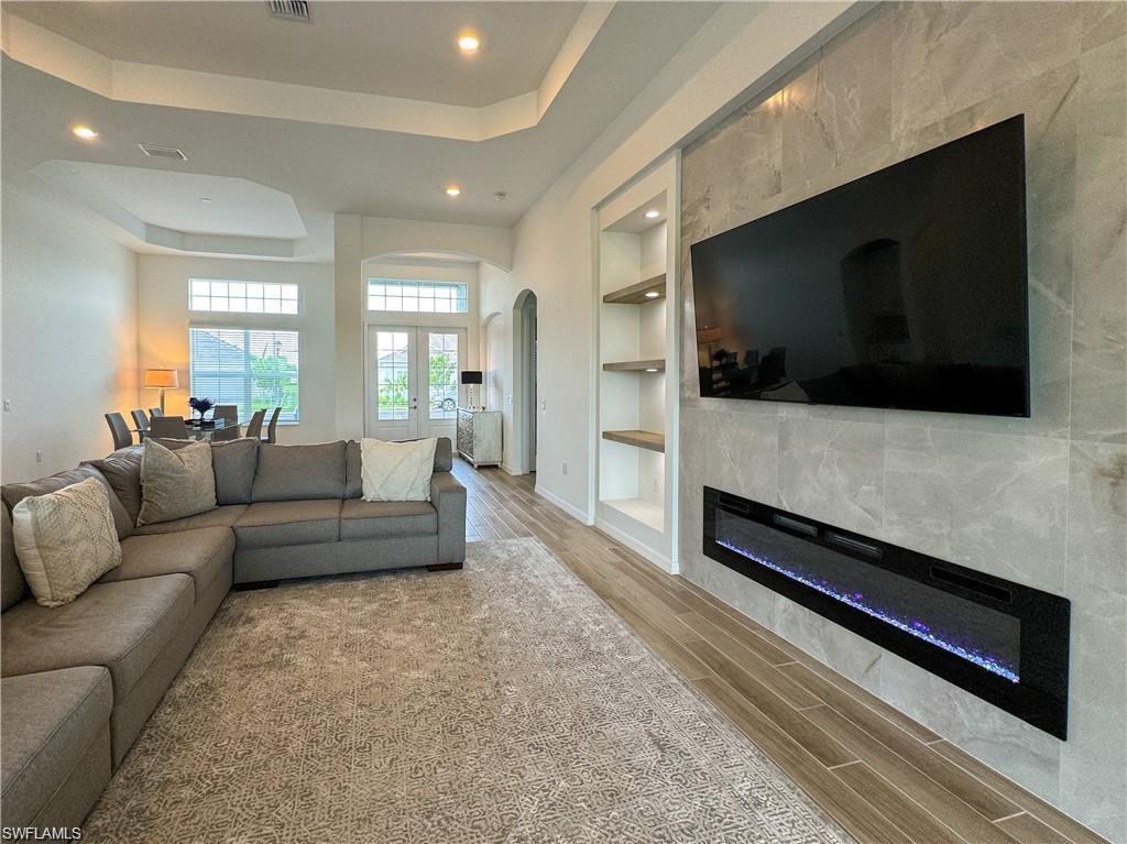 6082 Artisan CT photo 6