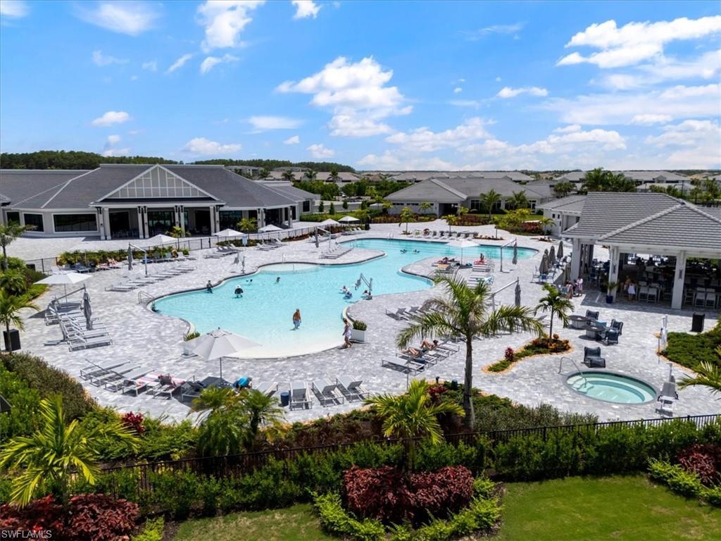 RESORT-STYLE POOL