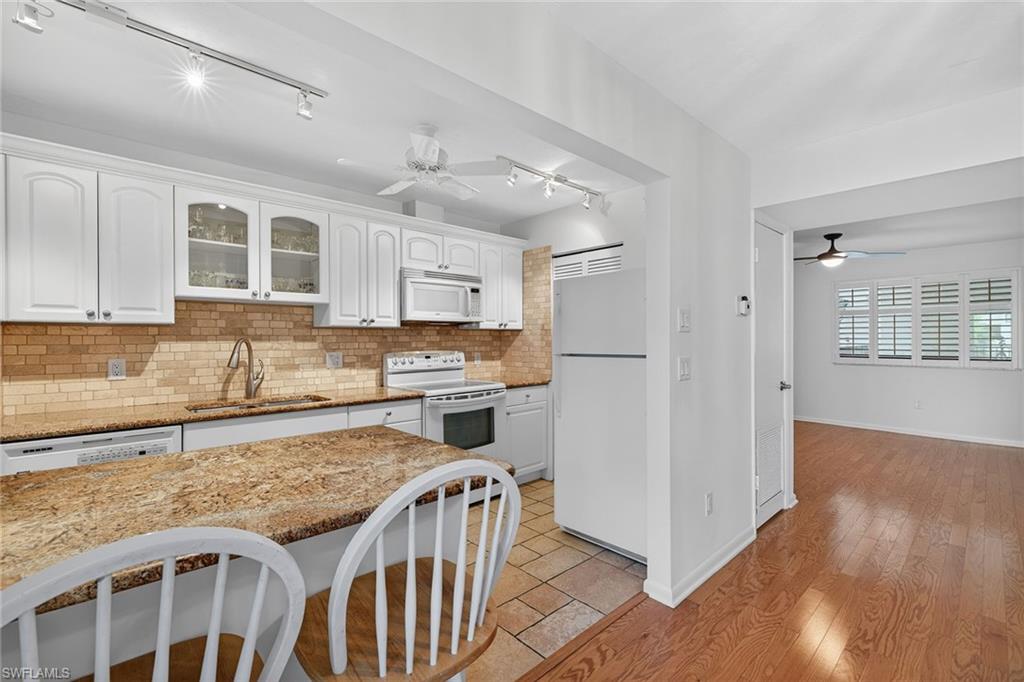 788 Park Shore DR C25 photo 15