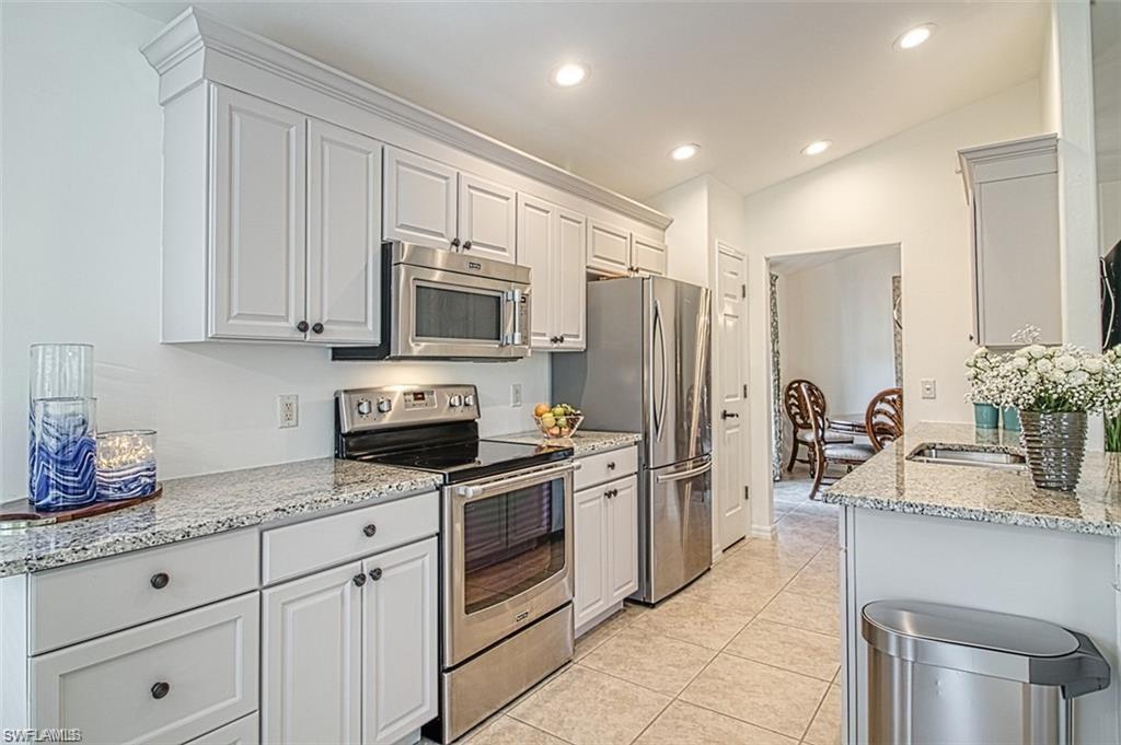 10072 Oakhurst WAY photo 8