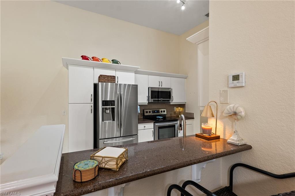 27079 Matheson AVE 207 photo 9
