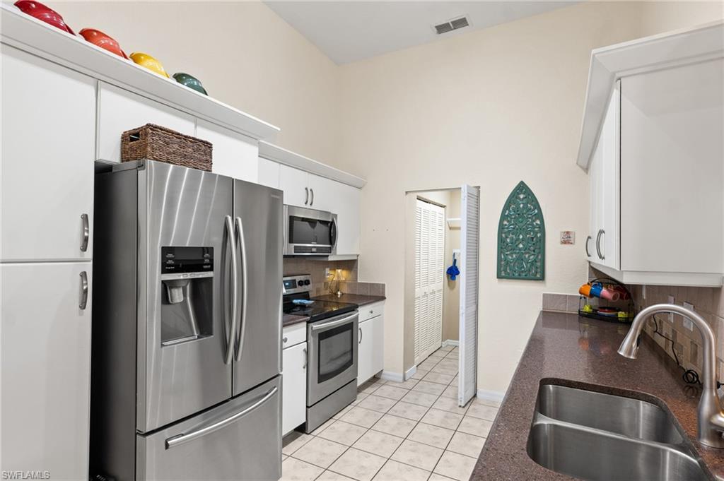 27079 Matheson AVE 207 photo 11
