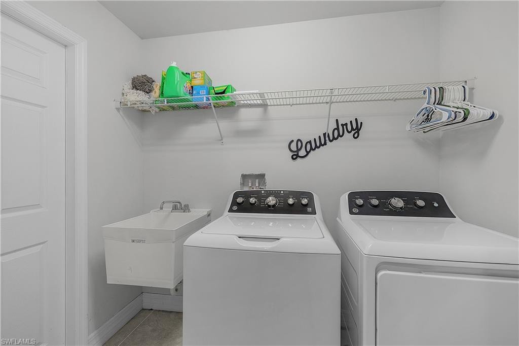 1012 Calvin AVE photo 29