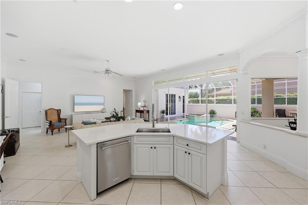 2844 Coco Lakes DR photo 6