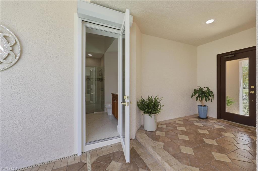 Pool bath access from courtyard