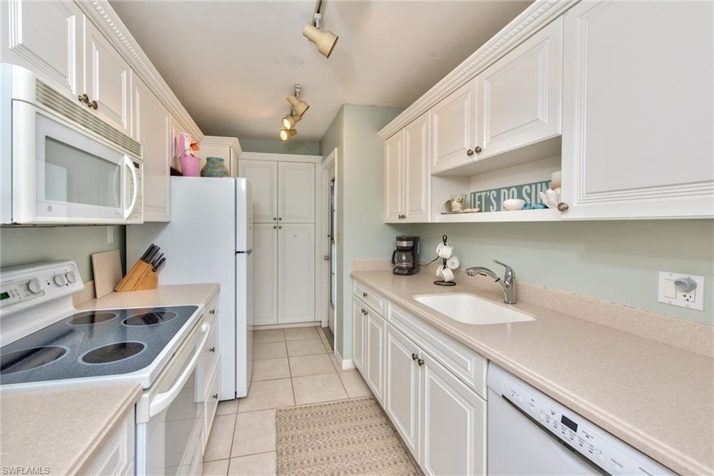 2121 Gulfshore BLVD N 503