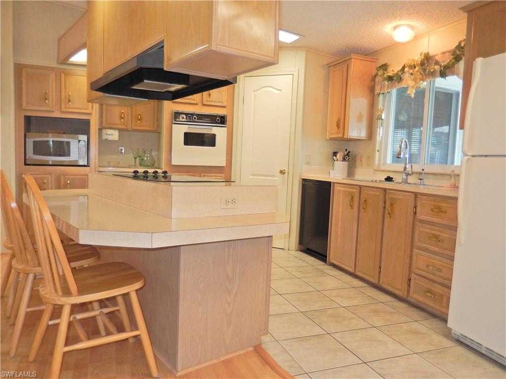 16168 Baton Rouge CT photo 7