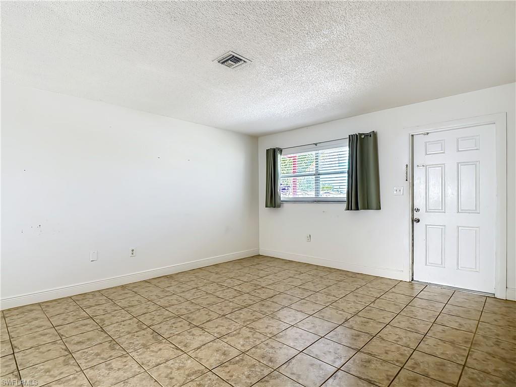 2407 Jaylen Watkins ST photo 6