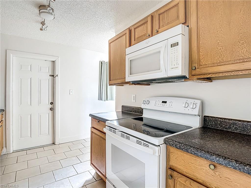2407 Jaylen Watkins ST photo 16