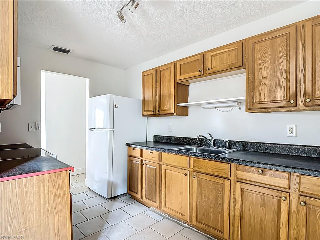 2407 Jaylen Watkins ST photo 12