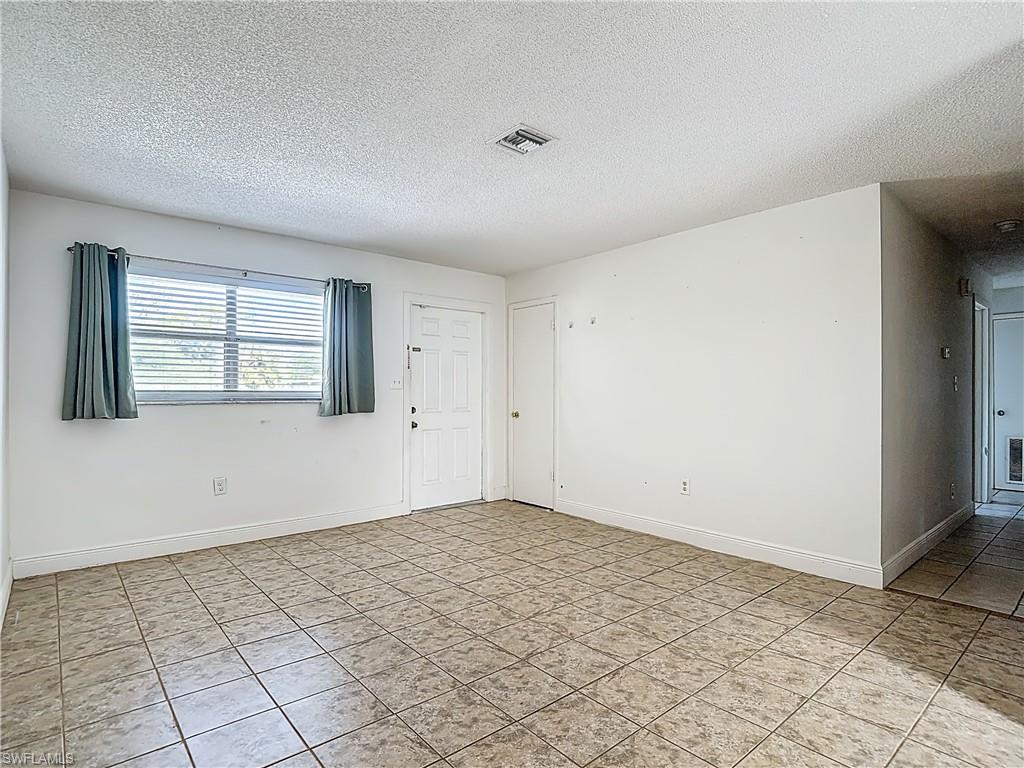 2407 Jaylen Watkins ST photo 7