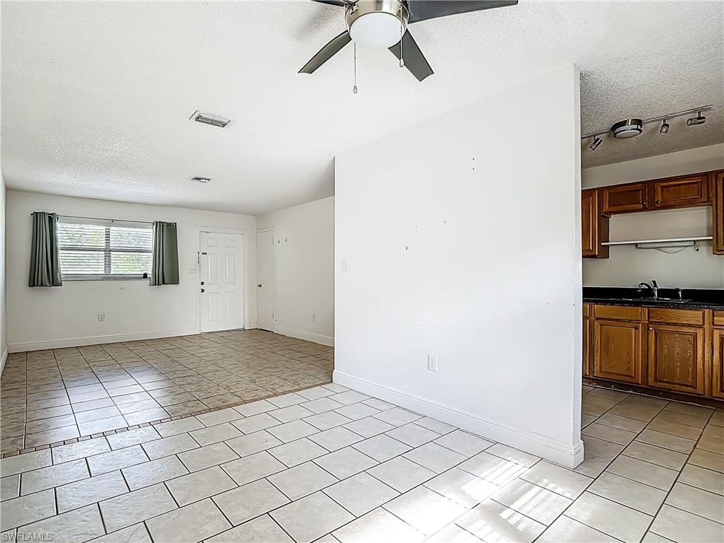 2407 Jaylen Watkins ST photo 10