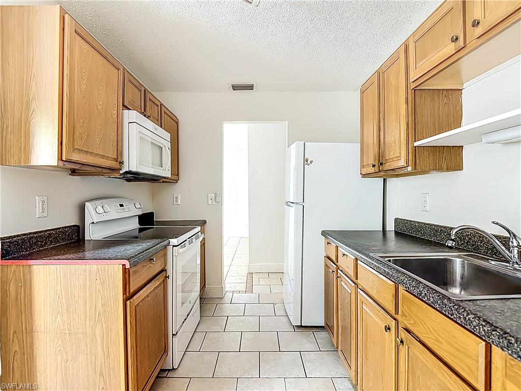 2407 Jaylen Watkins ST photo 14