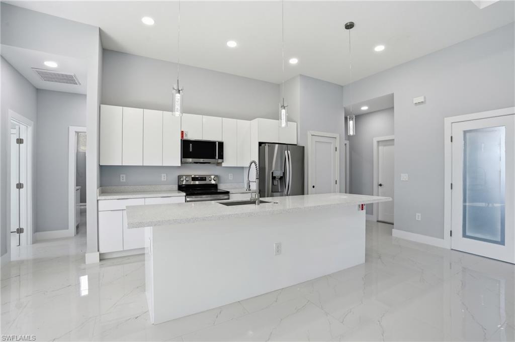 431 Palmyra AVE photo 8