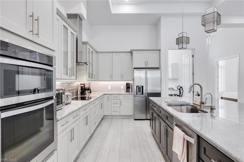 6423 Livingston Woods LN photo 16