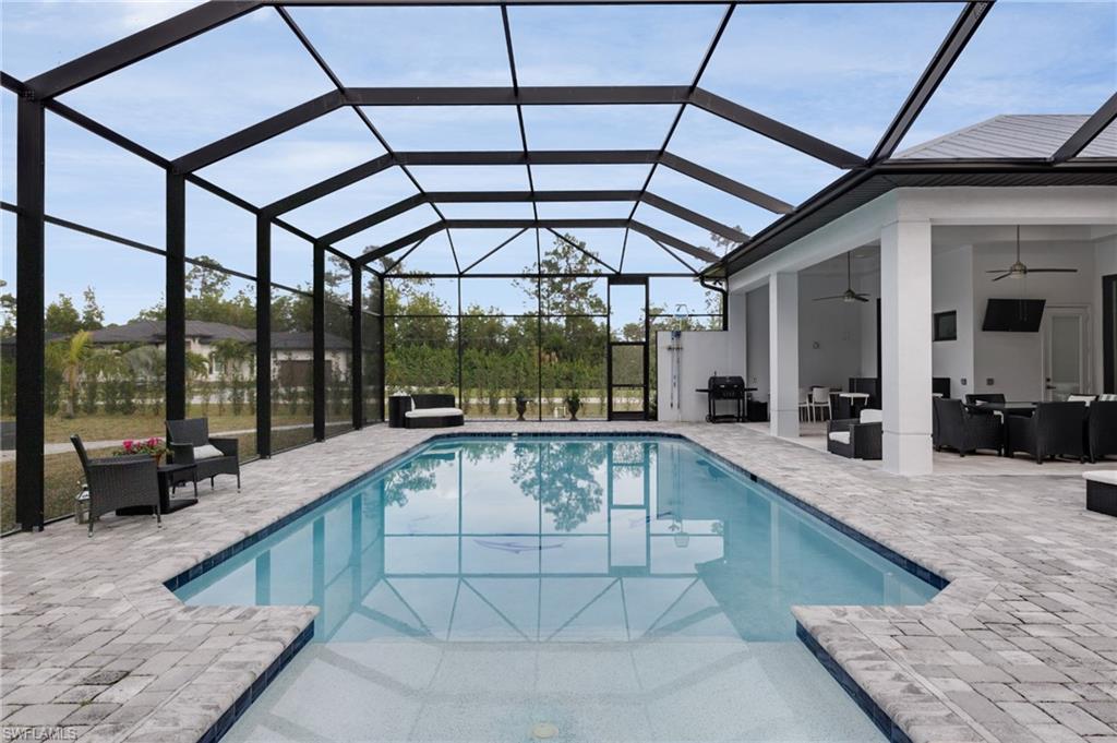 6423 Livingston Woods LN