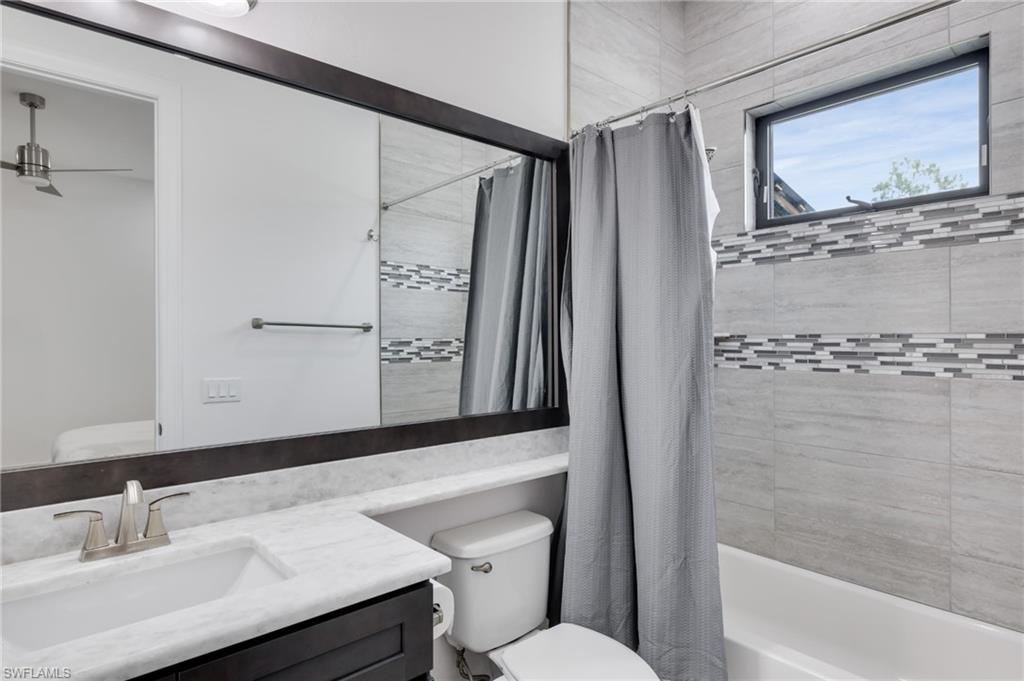 6423 Livingston Woods LN photo 14
