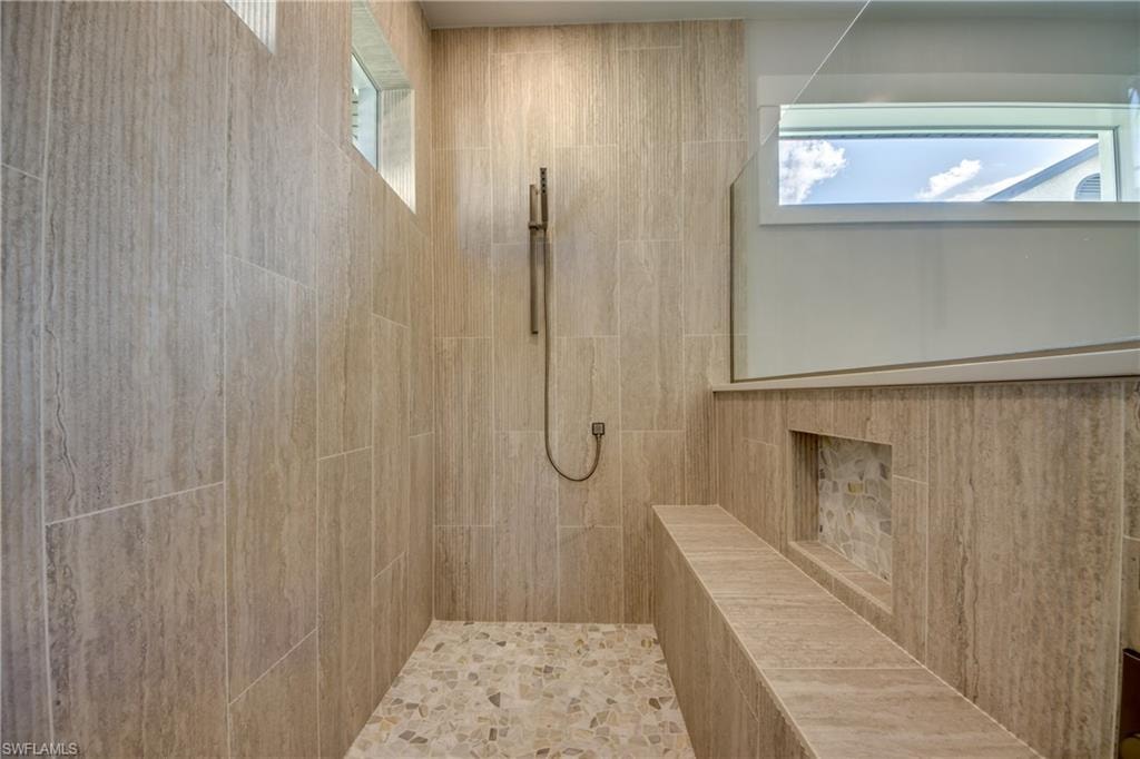 Primary Bath - Finishes Vary
