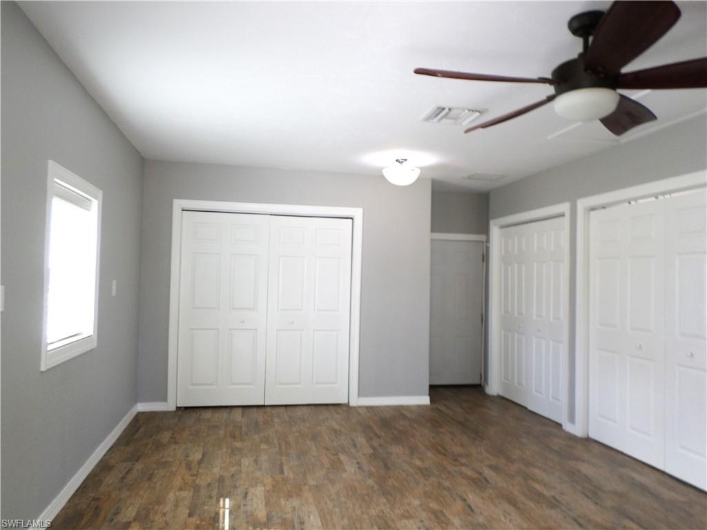Great Family Room With Large Double Pantry Space & Large Inclosed Laundry Area.