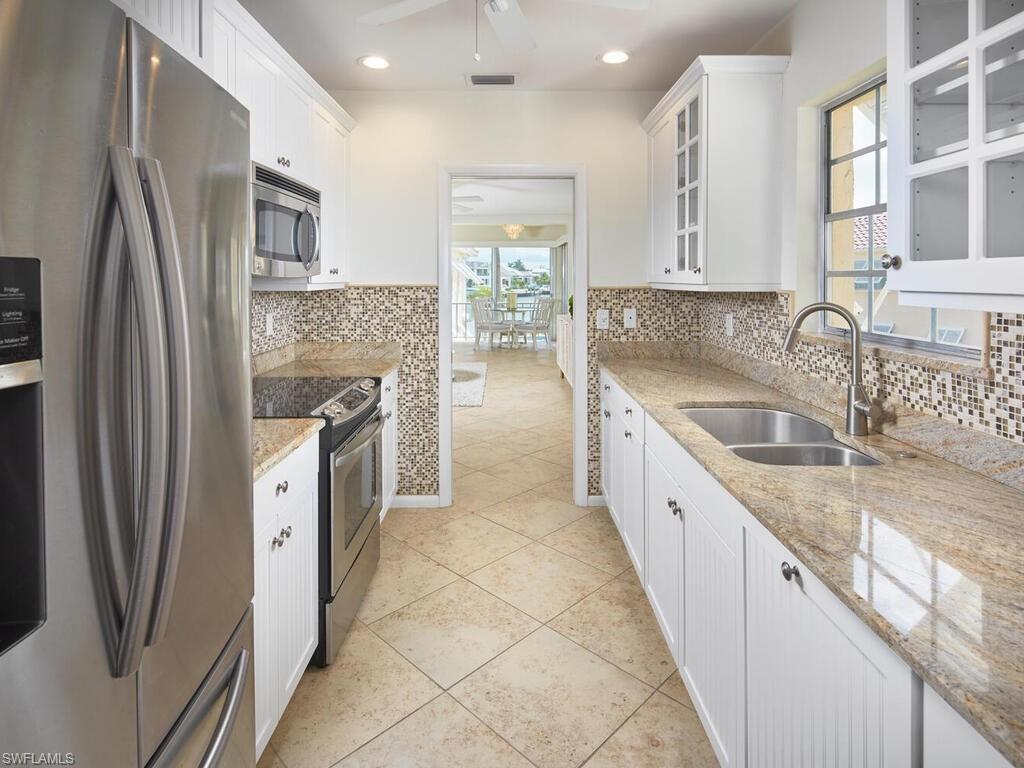3070 Gulf Shore BLVD N 209 photo 13