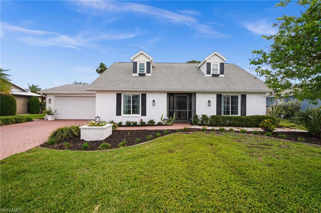 Nice front yard and landscaping