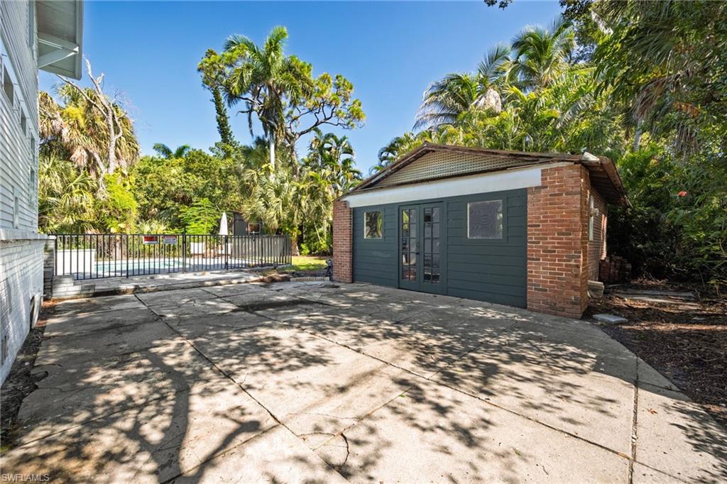 1473 Barcelona AVE photo 45