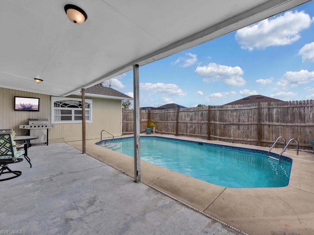 Long Covered Area On Pool Lanai