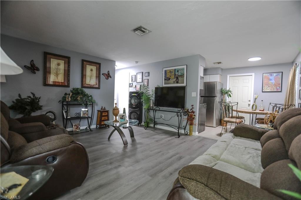 2406 Linhart AVE photo 8