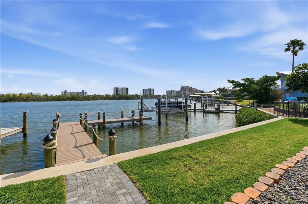 oversized captains walk