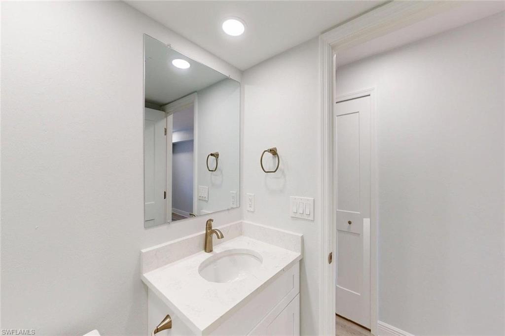 6660 Estero BLVD 105 photo 32