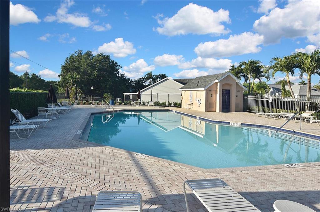 15065 Cloverdale DR photo 17