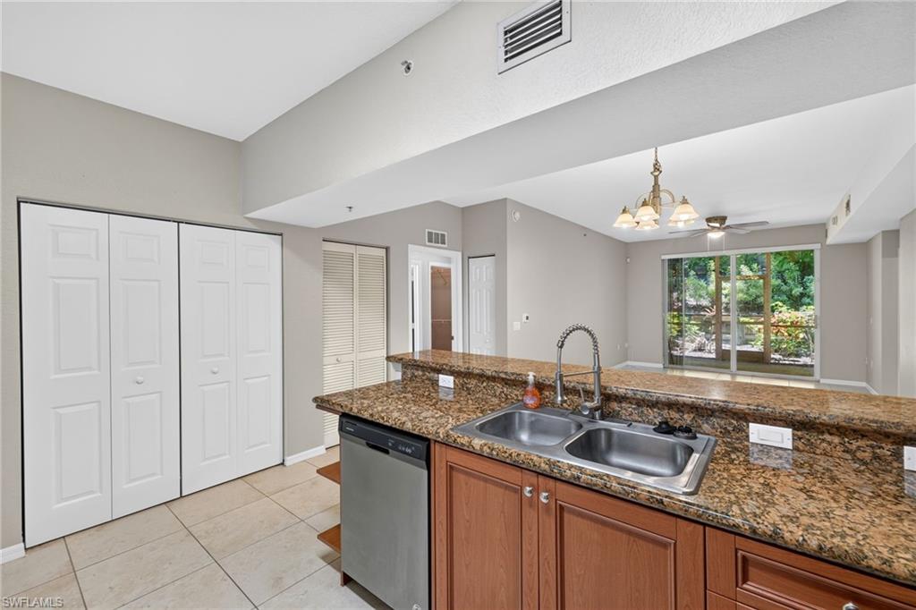 20265 Royal Villagio CT 107 photo 6