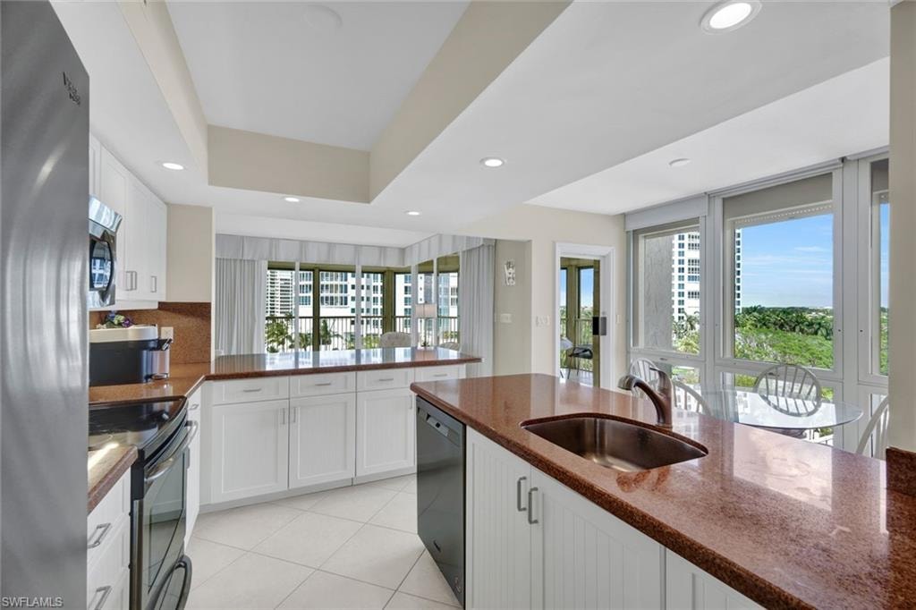 4051 Gulf Shore BLVD N 700 photo 16