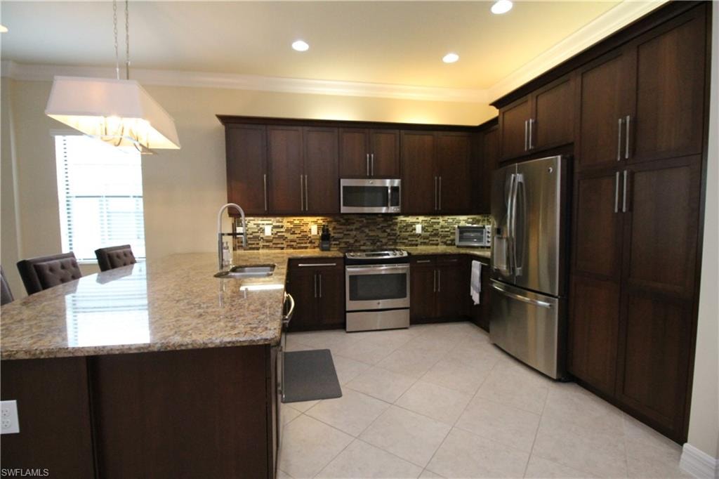3279 Tahoe CT photo 8