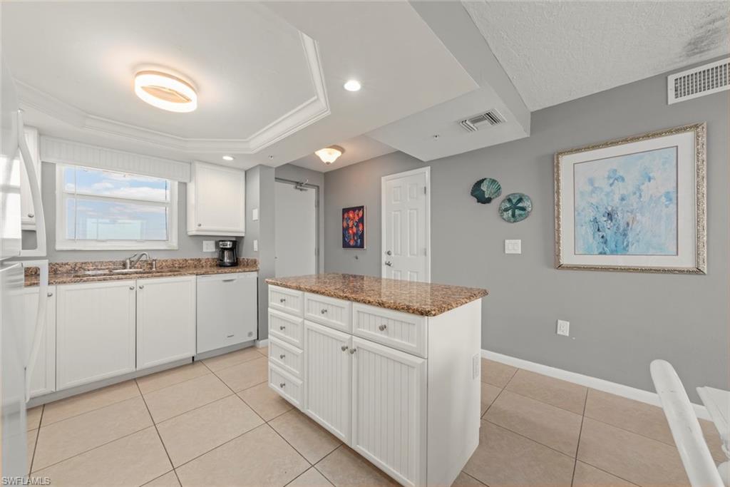 250 Estero BLVD 602 photo 13