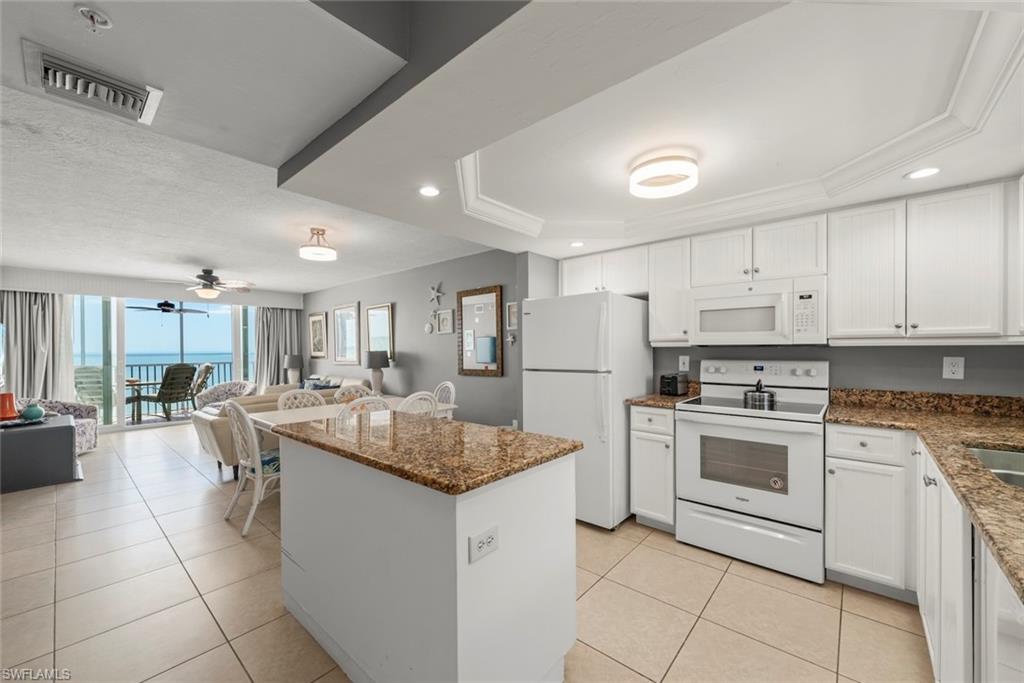 250 Estero BLVD 602 photo 17
