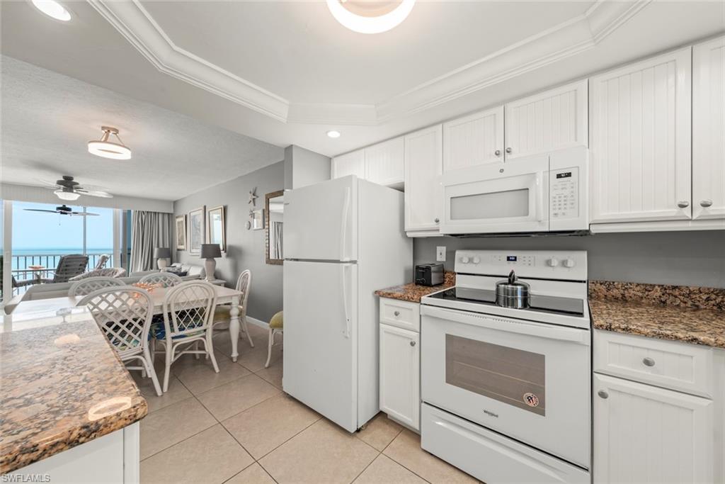 250 Estero BLVD 602 photo 16