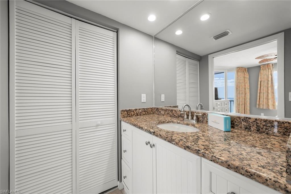 250 Estero BLVD 602 photo 38