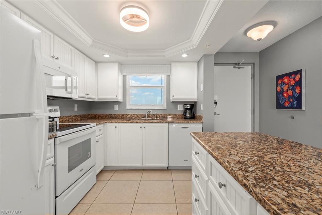 250 Estero BLVD 602 photo 14