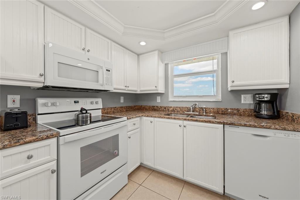 250 Estero BLVD 602 photo 15