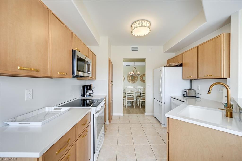 2230 Arielle DR 1902 photo 13