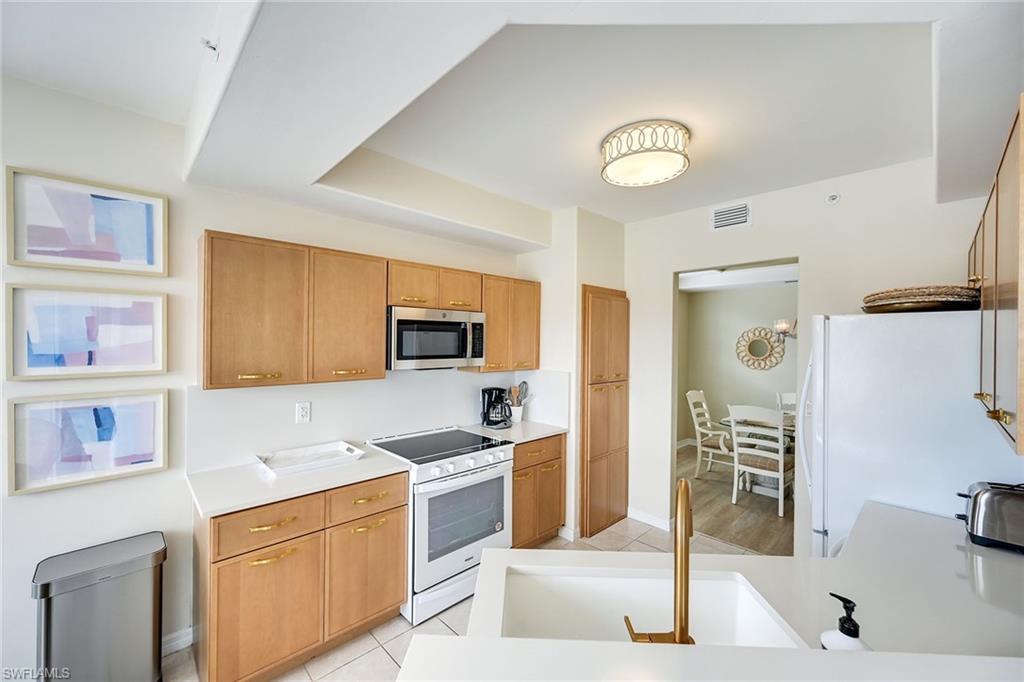 2230 Arielle DR 1902 photo 17