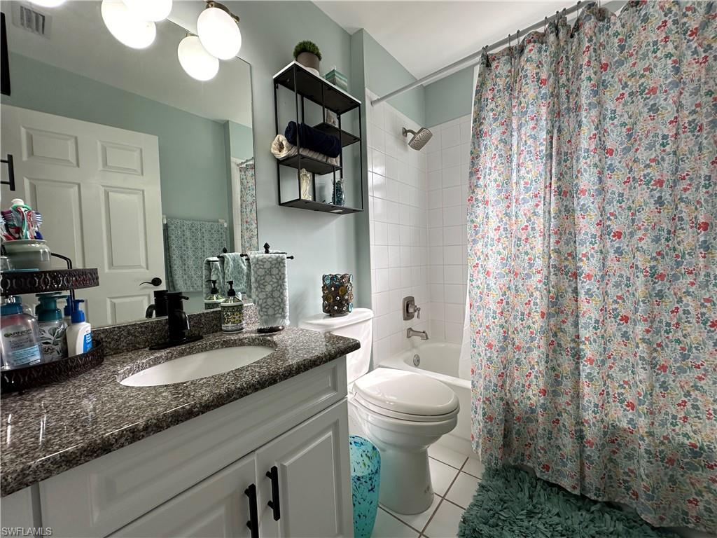 241 Robin Hood CIR 204 photo 13